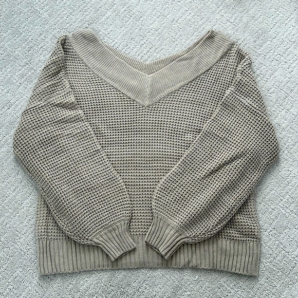 Zenana Outfitters Sweaters - V neck chunky sweater